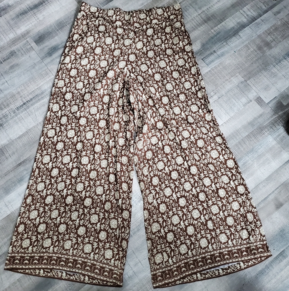 Max Studio London Wide Leg Floral Pants NWT Size L Boho Elastic Waist Culottes